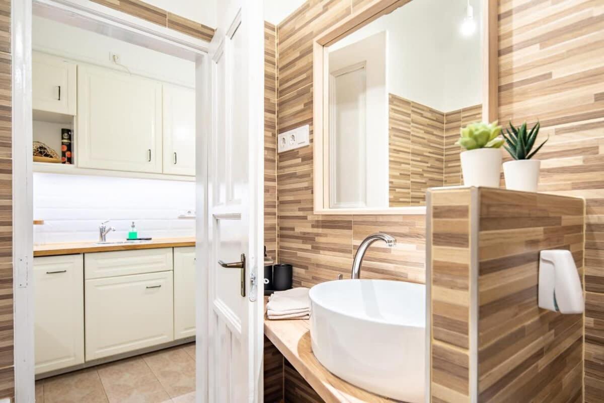 Convenient Apartment At Gastro Driven Location 布达佩斯 外观 照片
