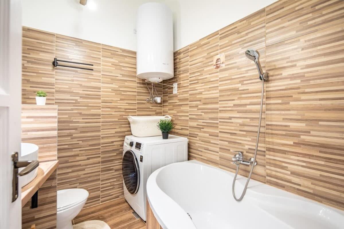 Convenient Apartment At Gastro Driven Location 布达佩斯 外观 照片